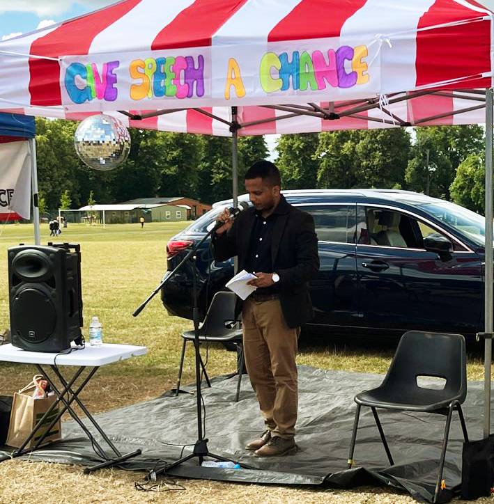 Kunwar Siddharth performing spoken-word poetry